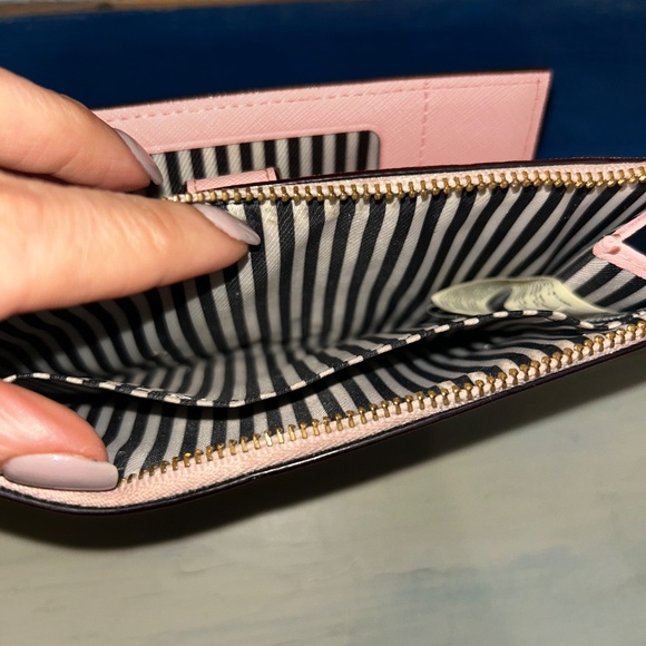 Kate Spade S338 Pink Leather Wristlet Bifold Wallet - Picture 4 of 5